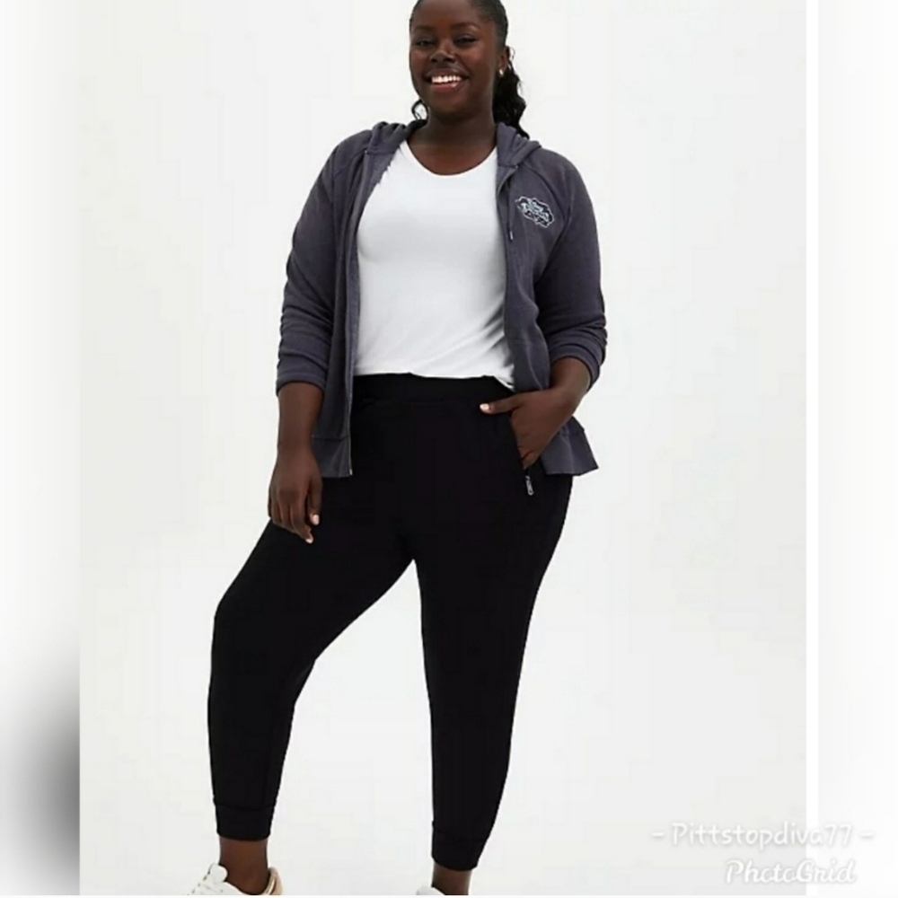 *TORRID RELAXED FIT JOGGER - PONTE BLACK